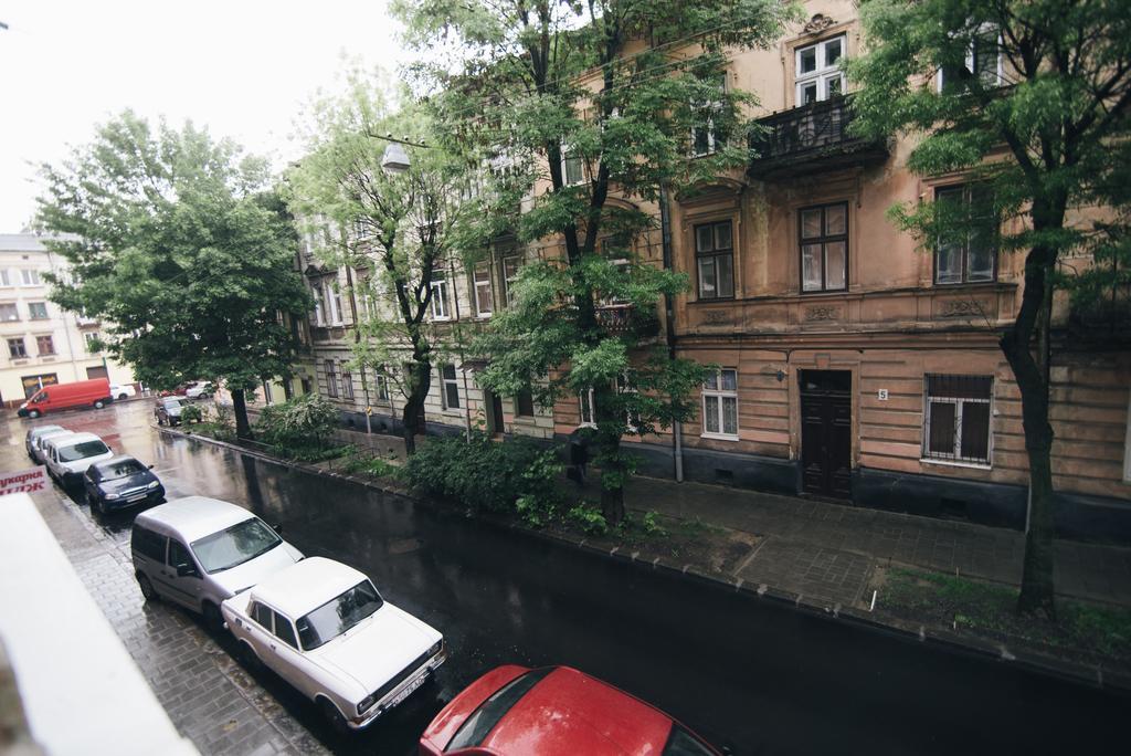 Apartment On Bernarda Meretyna Lviv Exterior photo